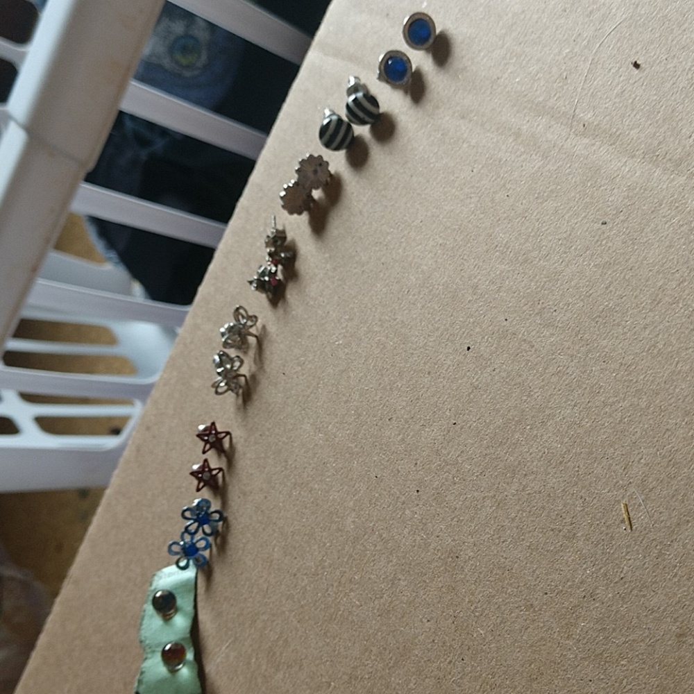 Decorative ear ring studs